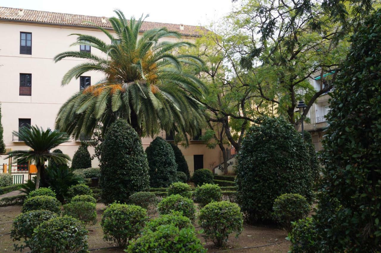 Apartamento Plaza Alfonso XII Malaga Luaran gambar