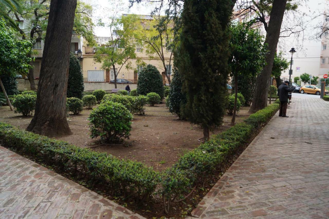 Apartamento Plaza Alfonso XII Malaga Luaran gambar