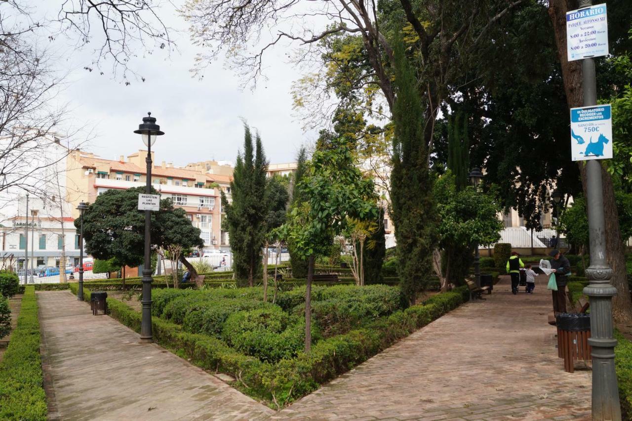 Apartamento Plaza Alfonso XII Malaga Luaran gambar