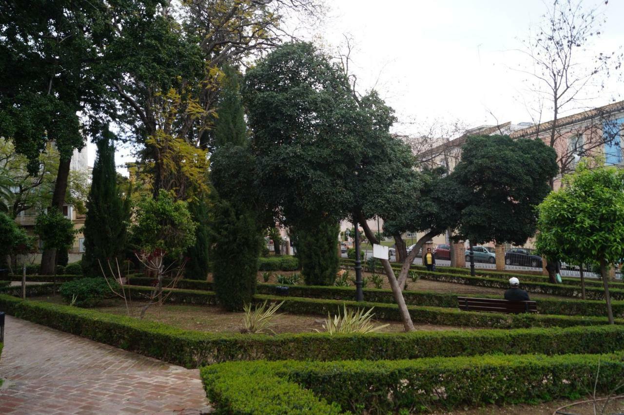 Apartamento Plaza Alfonso XII Malaga Luaran gambar