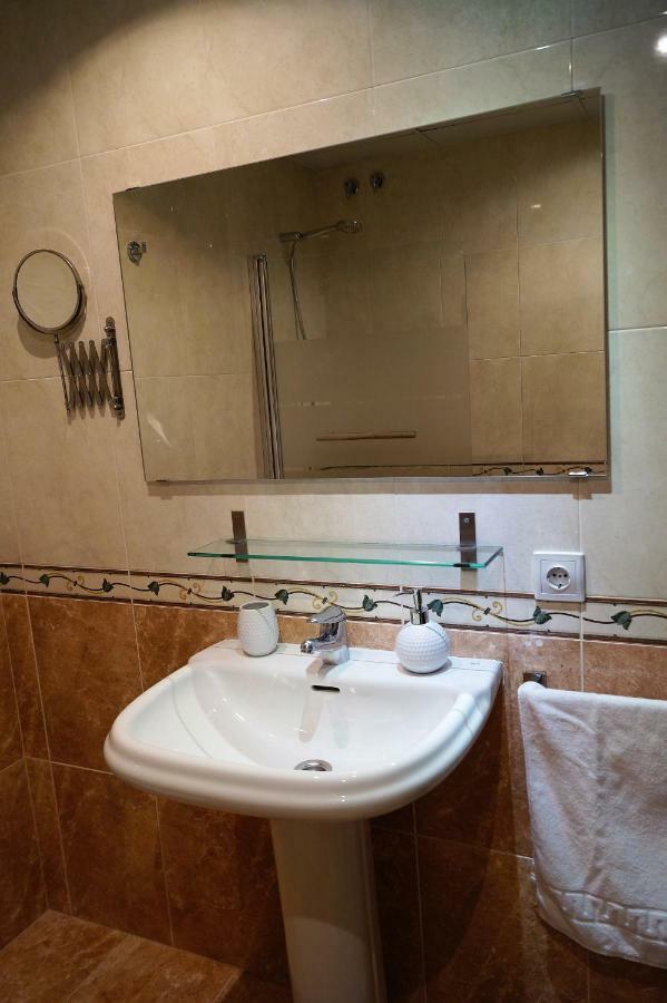 Apartamento Plaza Alfonso XII Malaga Luaran gambar